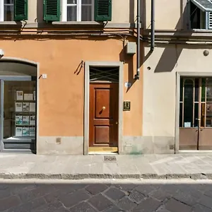 https://home-in-san-niccolo-historic-centre.it-tuscanyhotel.com